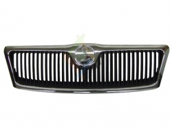 GRILLE AVANT AVEC CADRE CHROMÉ