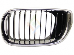 GRILLE GAUCHE AVEC CADRE CHROME/LAMELLES NOIRES