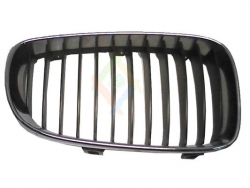 GRILLE DROITE CADRE AVANT CHROME/LAMELLES NOIRES