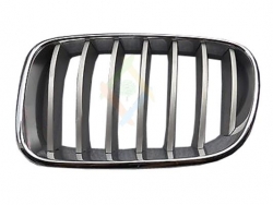 GRILLE AVANT GAUCHE AVEC BORD CHROME/LAMELLES GRIS TITAN