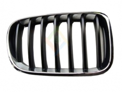 GRILLE DROITE CADRE AVANT CHROME/ LAMELLES NOIRES