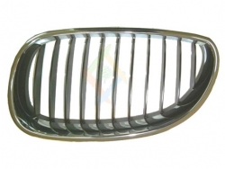 GRILLE AVANT GAUCHE AVEC CADRE CHROME/LAMELLES NOIRES